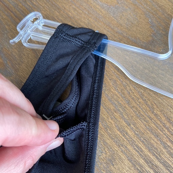 Wacoal b-smooth bra with no wire and removable pads. - Picture 5 of 8